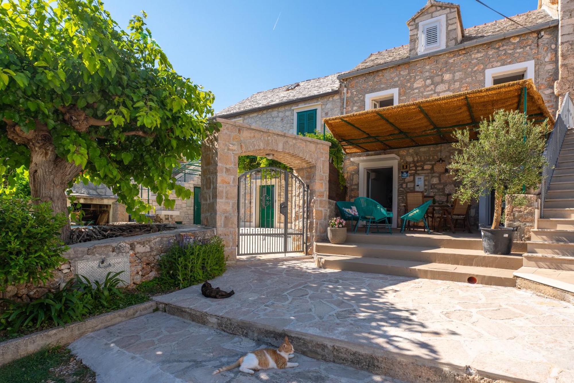 Villa Nona VI - Boutique Stone House Bol Esterno foto